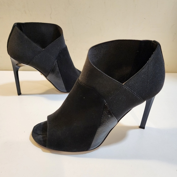 Diane Von Furstenberg Stylish Black Peep-Toe High Heeled Booties Size 7B - Picture 1 of 14